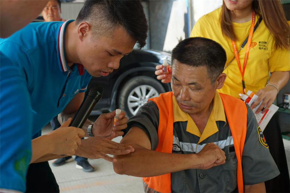 久久人妻少妇嫩草AV