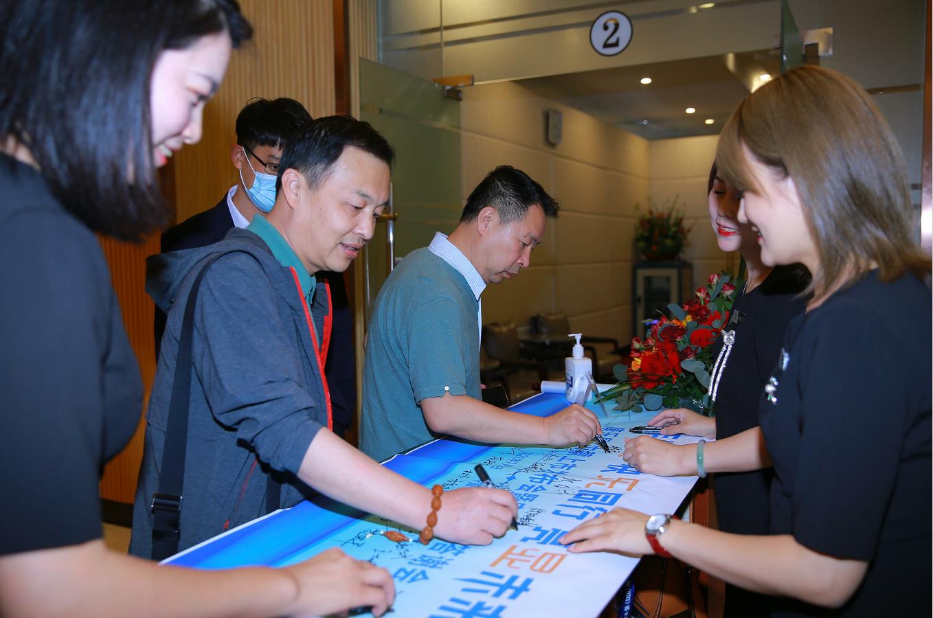 久久人妻少妇嫩草AV