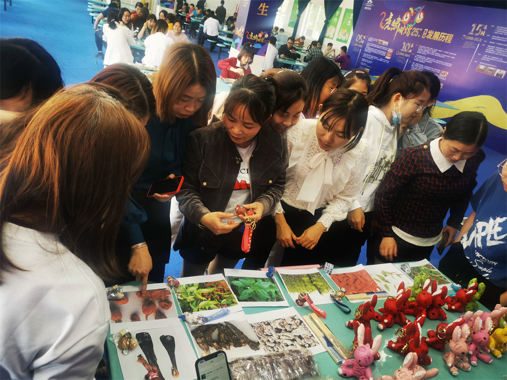 久久人妻少妇嫩草AV