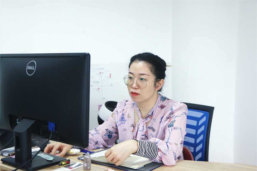 久久人妻少妇嫩草AV