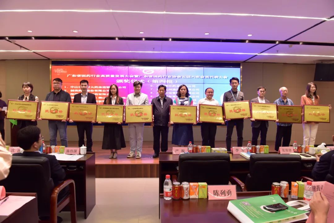 久久人妻少妇嫩草AV