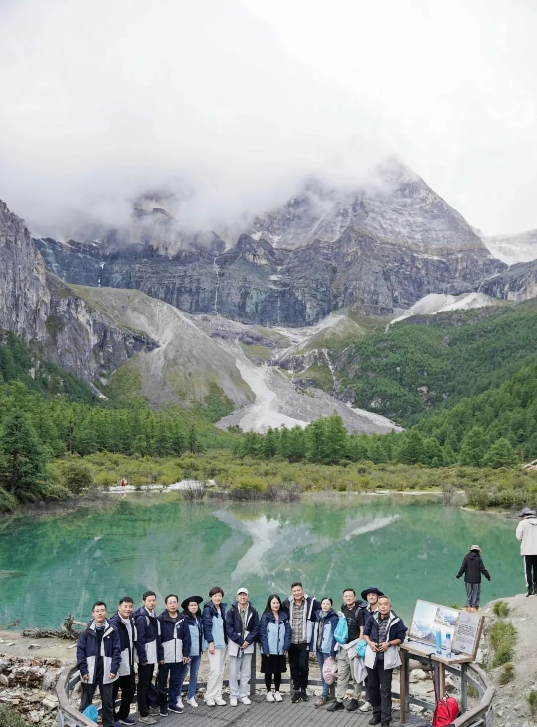 久久人妻少妇嫩草AV