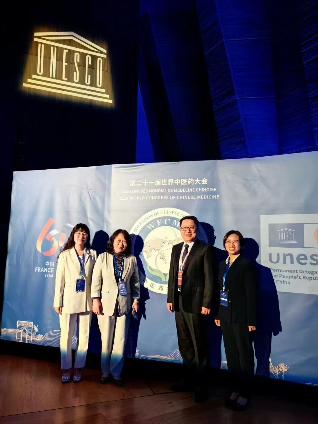 久久人妻少妇嫩草AV