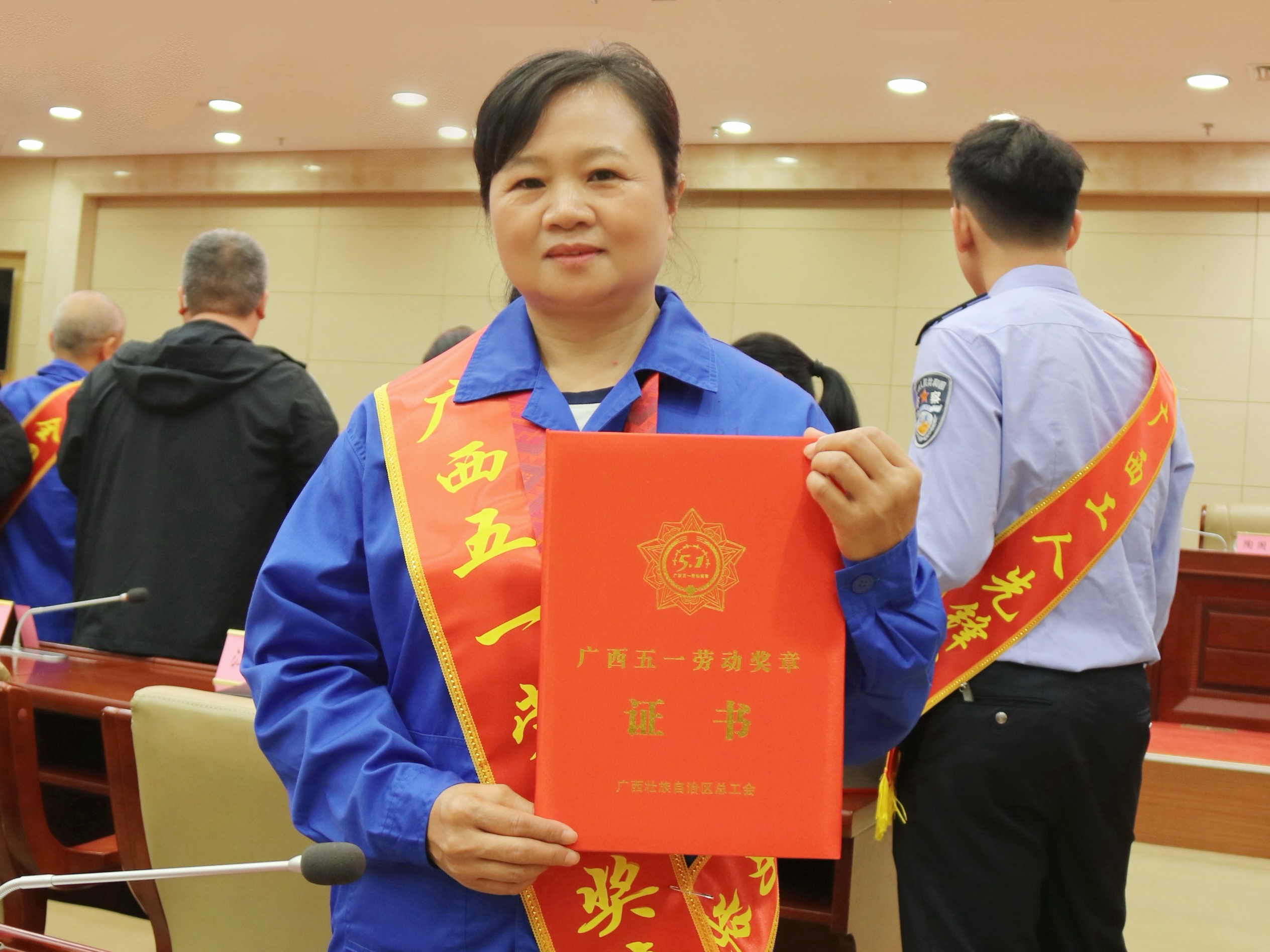 久久人妻少妇嫩草AV